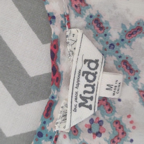 Mudd tank with lace border 100% rayon Size M - Picture 9 of 11